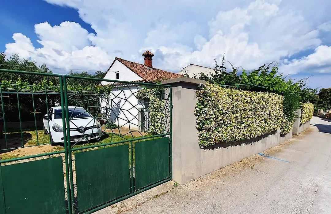 House Orieta 385-1