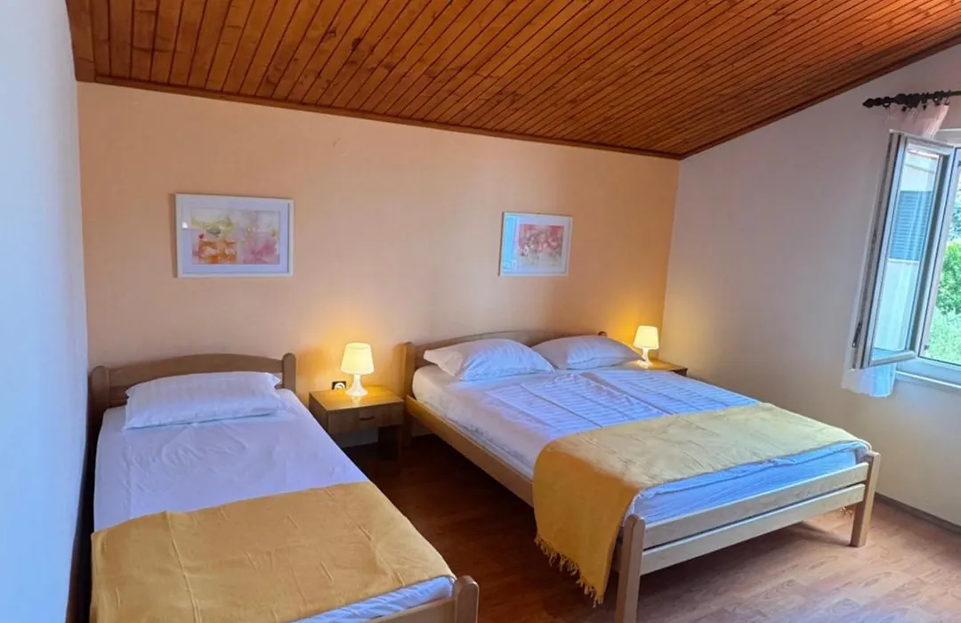 Apartments Emilia-1