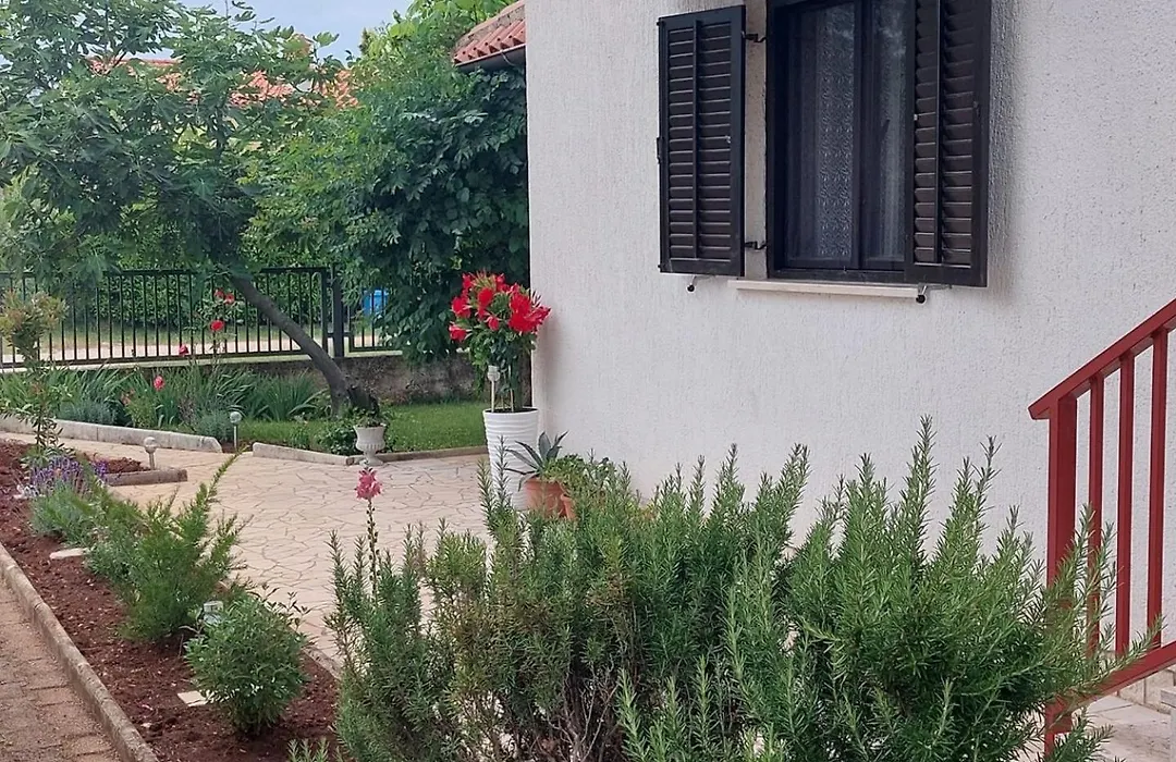 Apartments Jasna Porec Vranici 2Km From The Beach-1