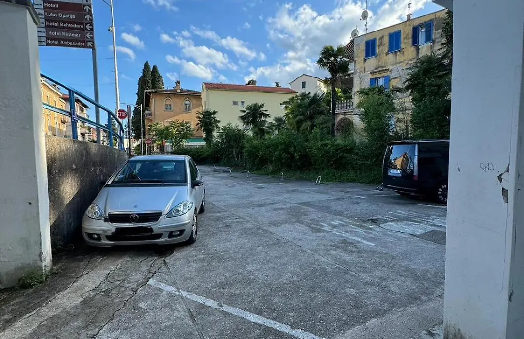 Apartments Ascic-1