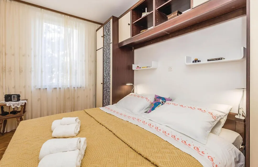 Awesome Apartment In Lovran With Wifi-1
