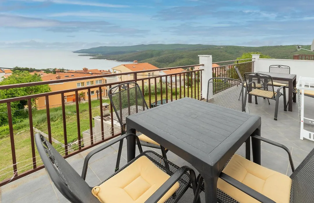 3 Bedroom Cozy Home In Rabac-1