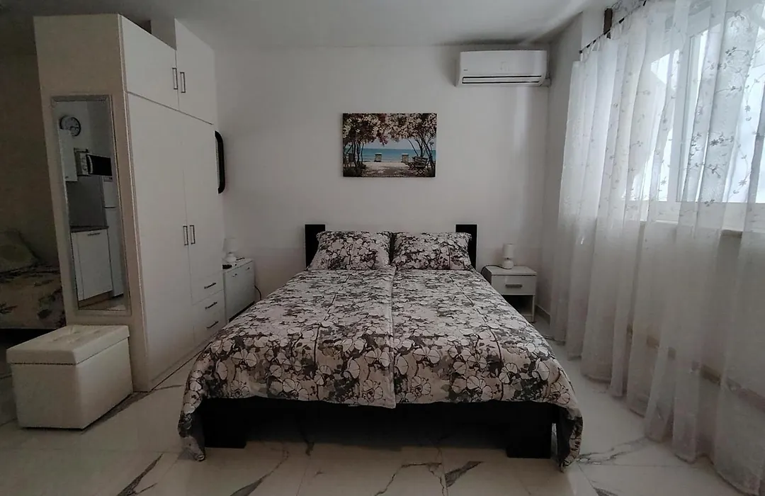 Studio-Apartman Ella-1