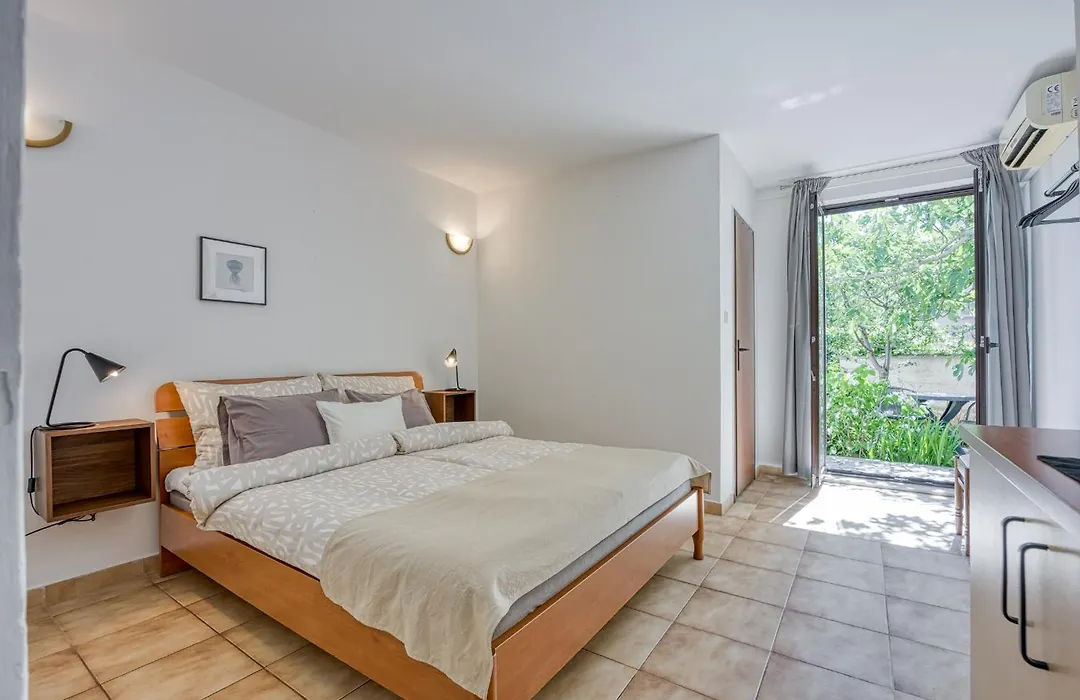 Guest House Jolanda-1