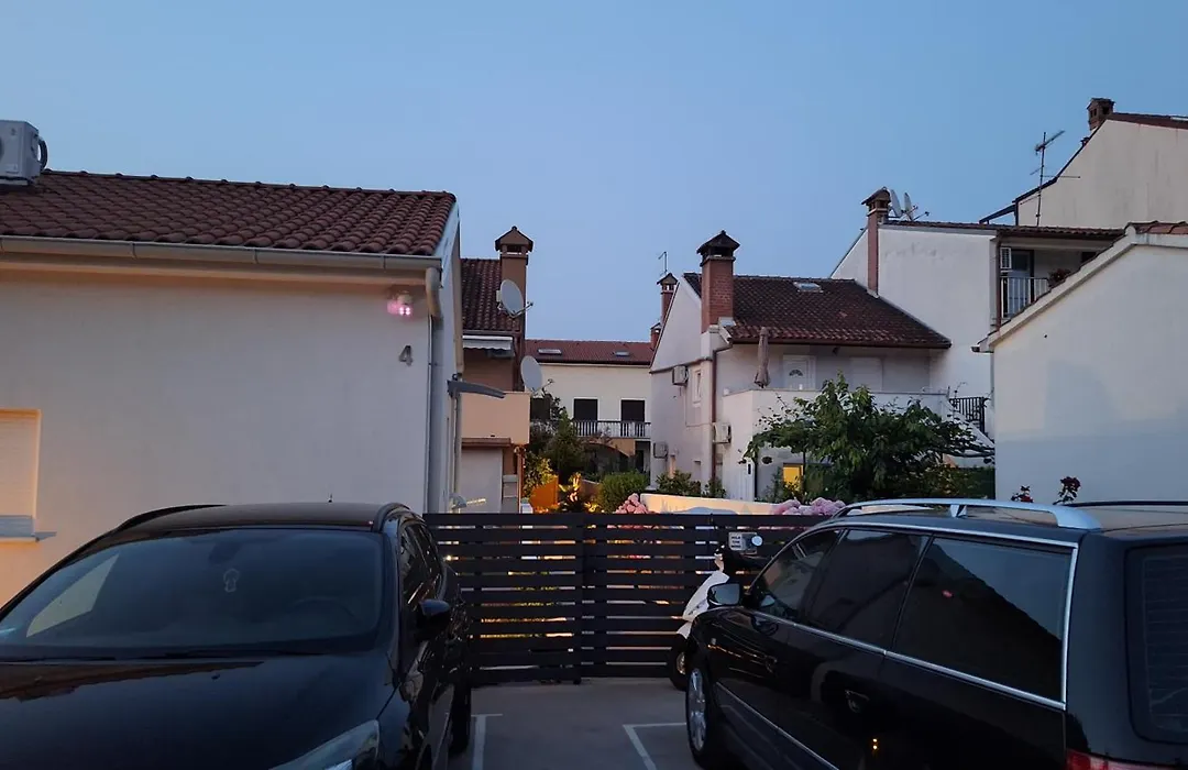 Guest House Mafi-1