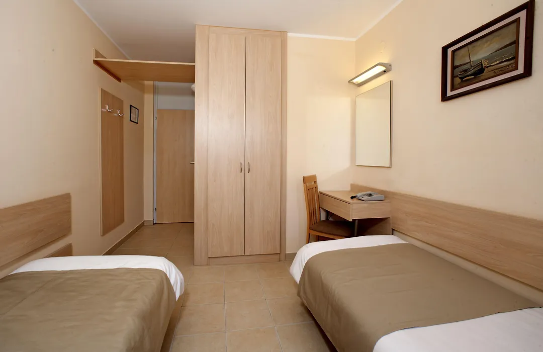 Hotel Delfin Plava Laguna-1