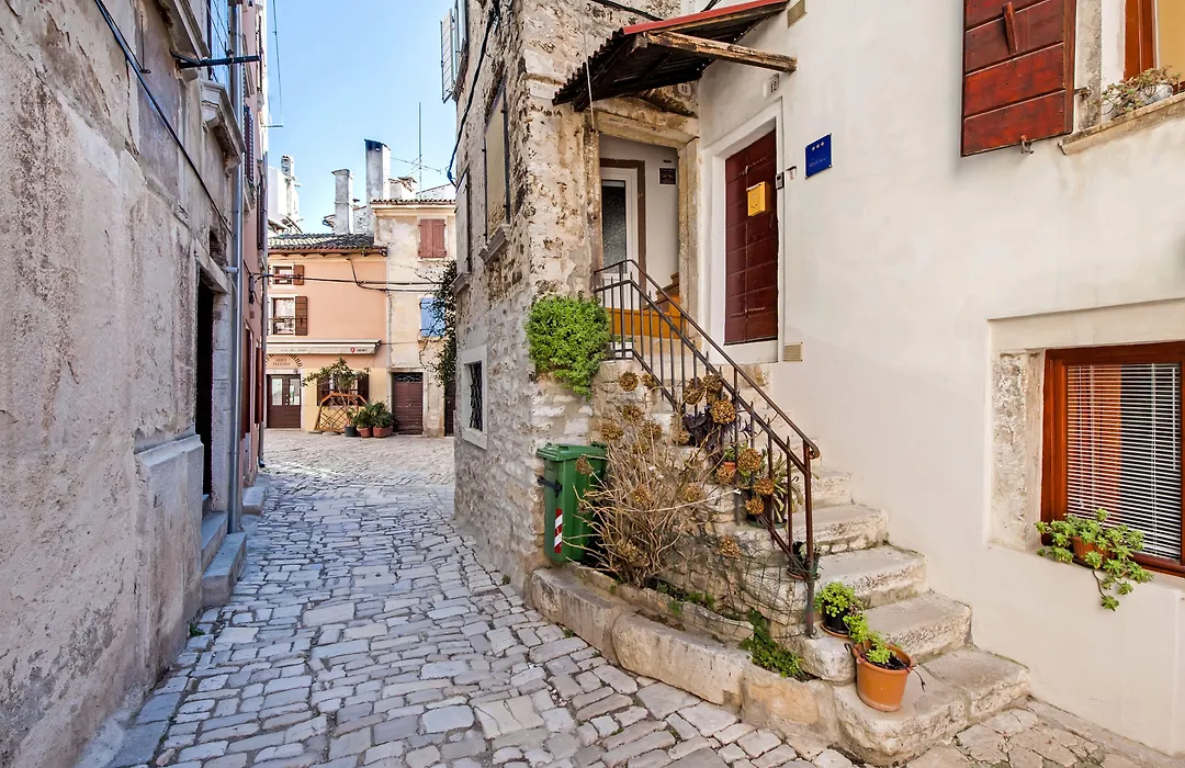 Guest house SOTTO I VOLTI Centro Storico-1