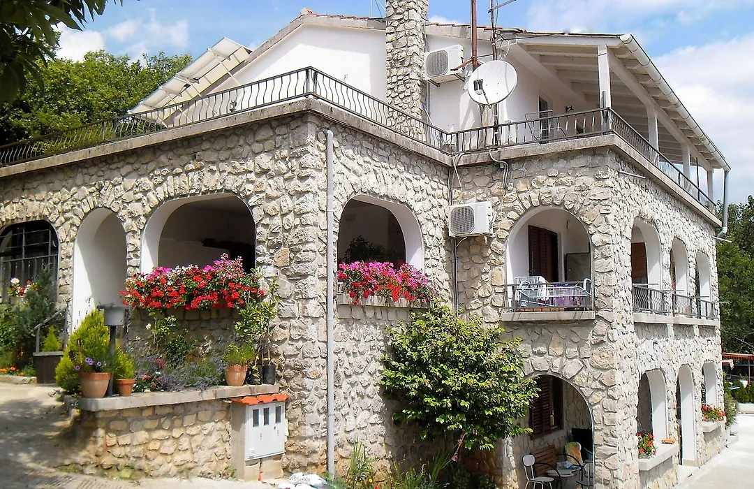Apartments Kestenovi Dvori-1