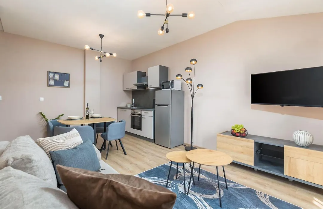 Marceta - Apartments & Rooms With Swimming Pool-1