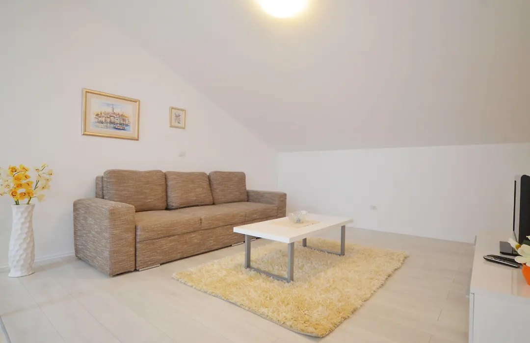 Apartments And Rooms Camaiore-1