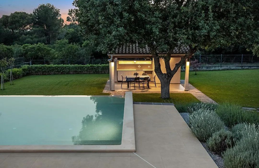 Charming Villa Monte Uliveto With Private Pool In Pula-1