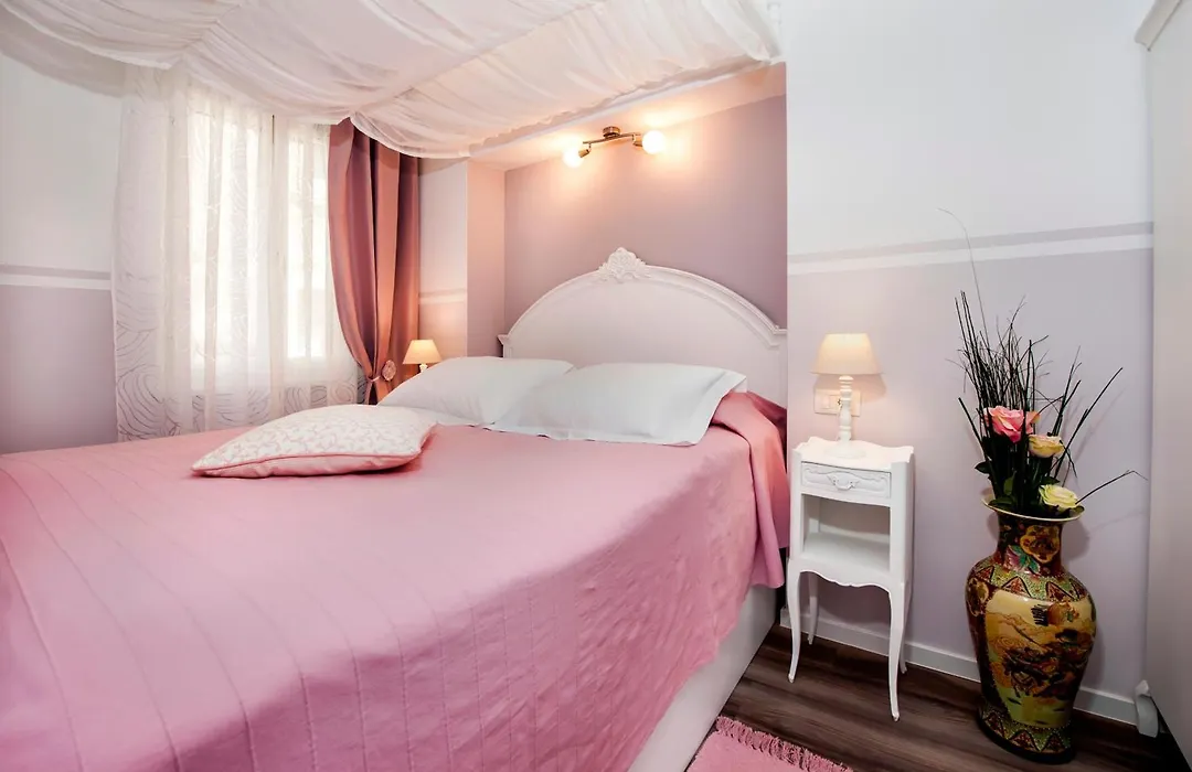 Guesthouse Santa Lucia-1