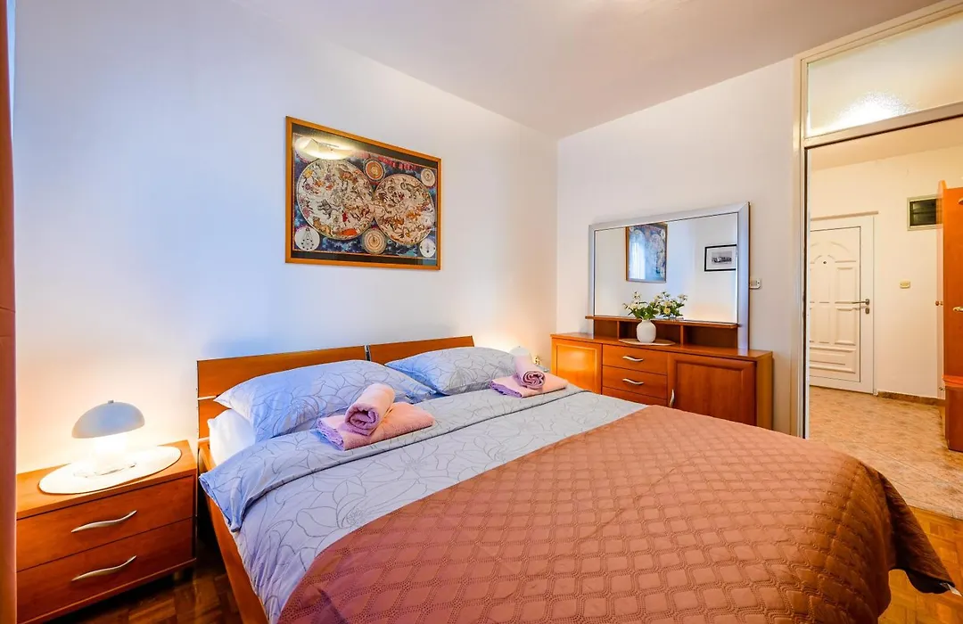 Apartments Ita-1