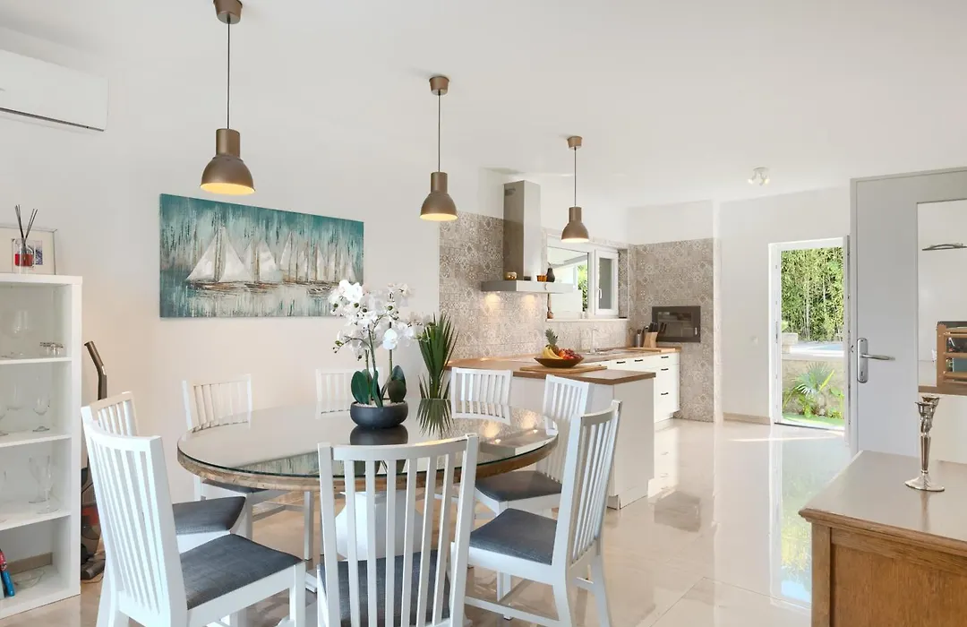 Villa Lovran, Heated Pool And Spa-1