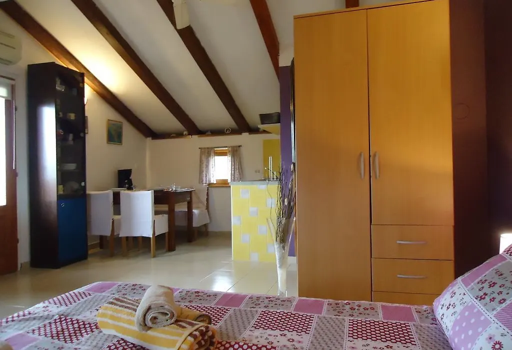 Studio Apartment Nera-1
