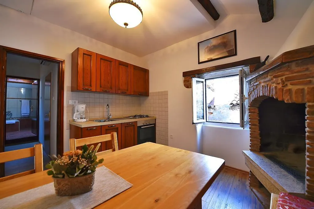 Antique apartment Arsenale-1