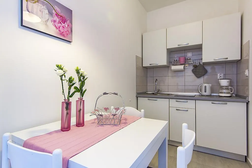Center Apartment Tina-1