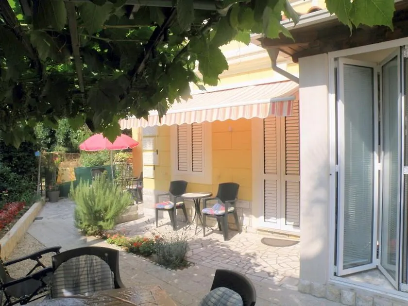 Rooms Alida-1