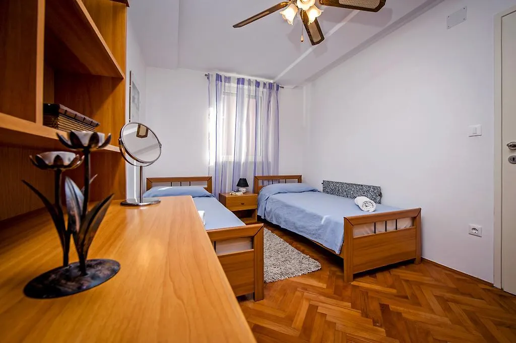 Rm Apartment Pusta-1