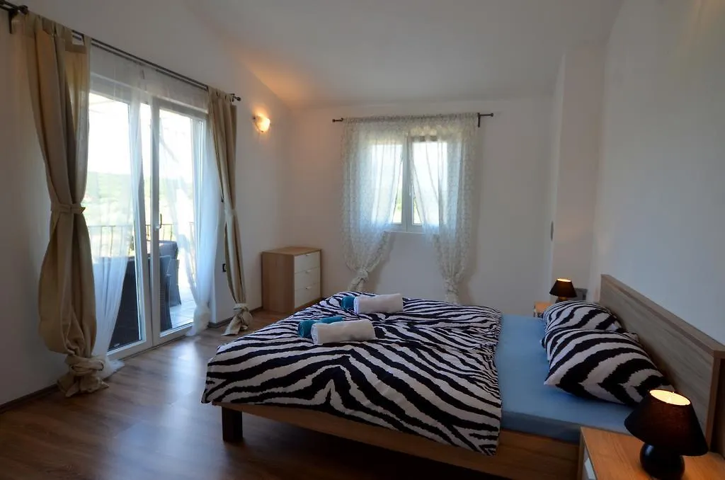 Vanessa House-1