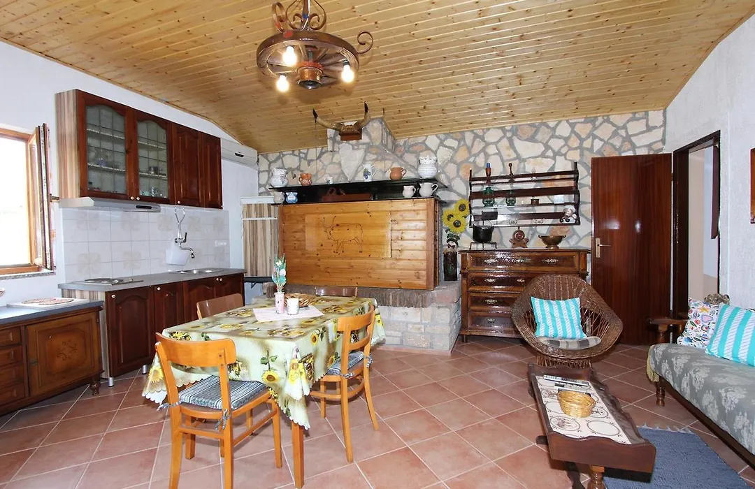 Holiday House Nar-1