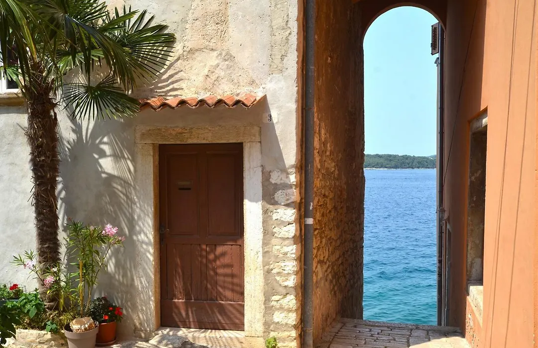 Arnolongo B4 Sea View-1