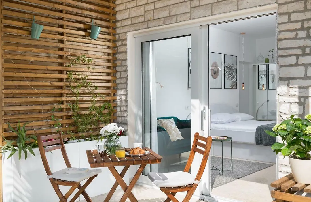 Studio Apartment Close To The Sea-1