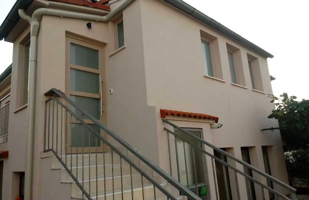 Sunsplash Apartments-1
