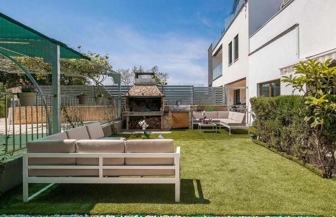 Apartments Lovric-1