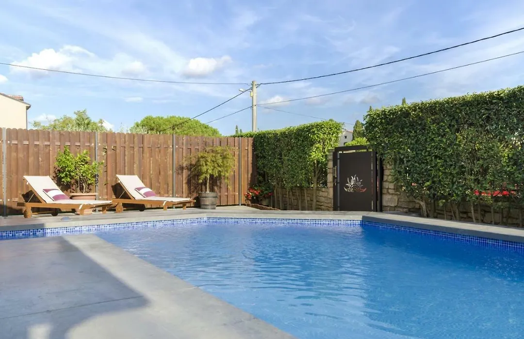 Villa Rose-1