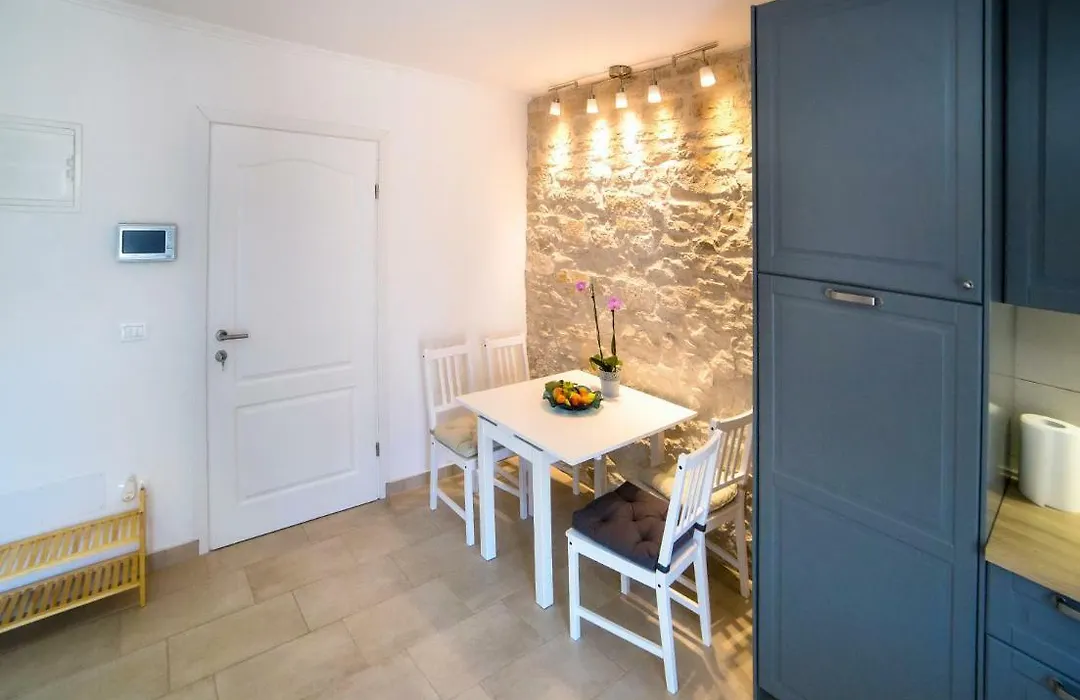Emma Appartment-1