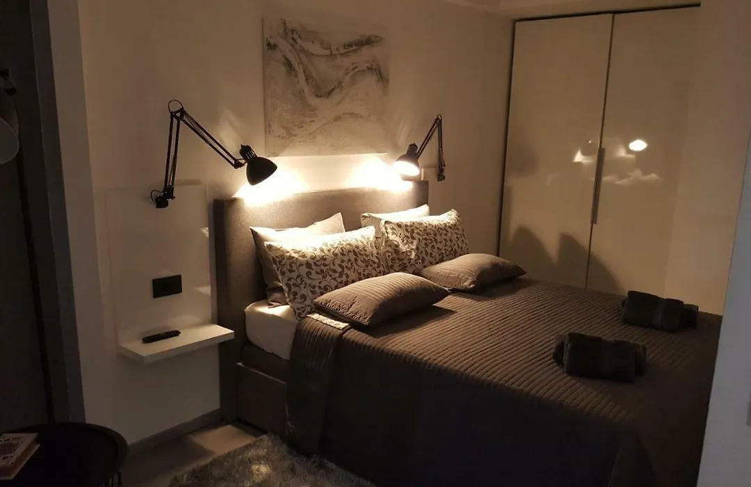 Apartman Vip, With Free Garage Parking-1