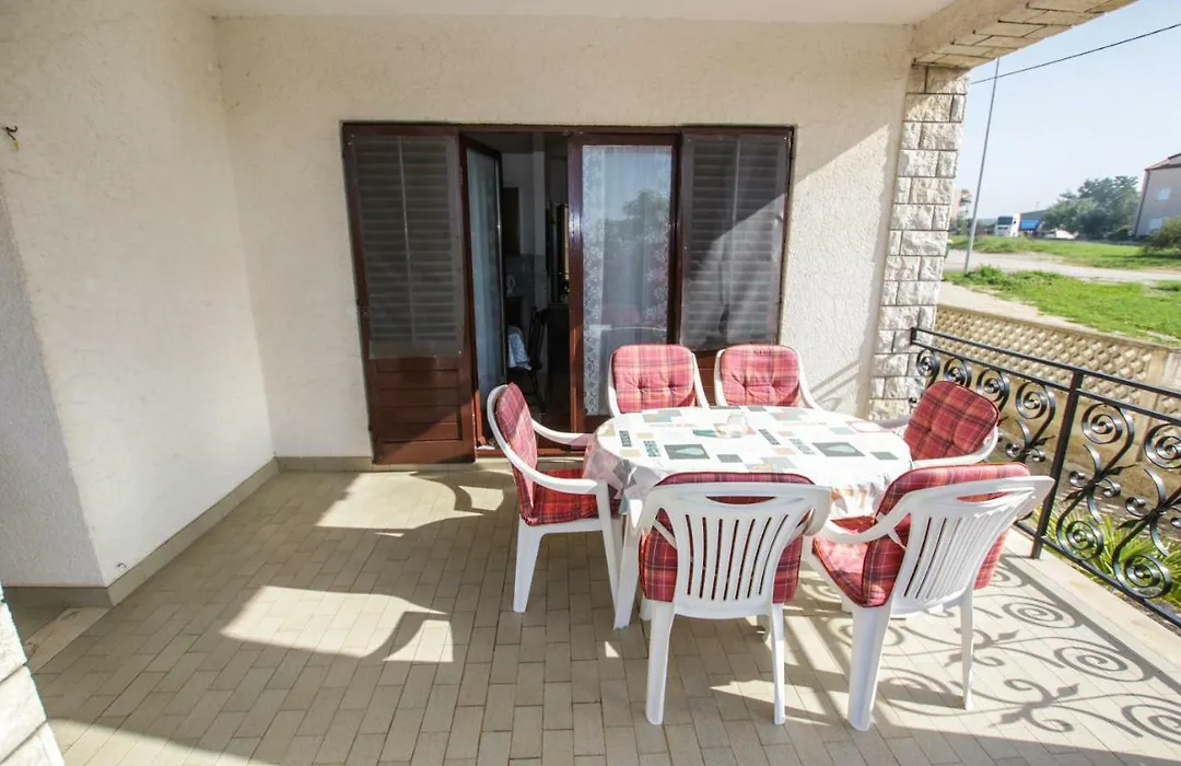 Apartmani Janja-1