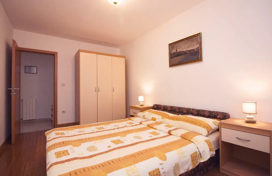 Apartments Lara Pula-1