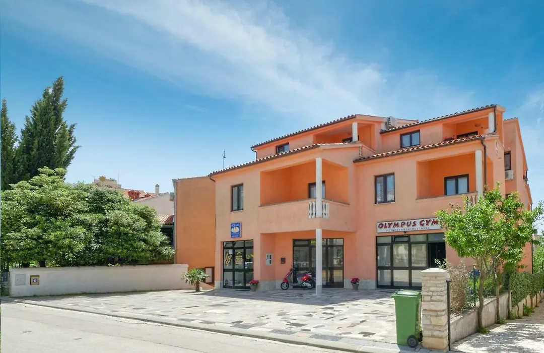 Charming House On The Beach And Deluxe Apartment-1