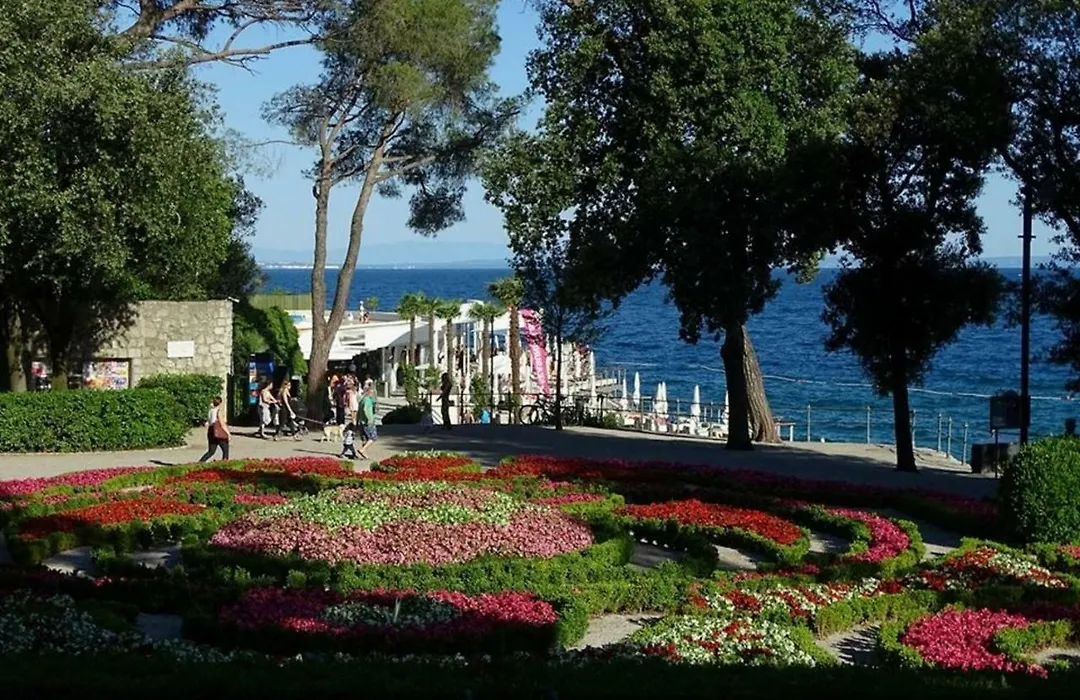 Studio Apartment Ines, Cozy, Stunning View, Parking, Pet Friendly-1