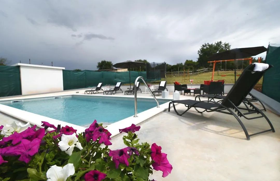 Villa Luna - Beautiful, Modern And Luxurious-1