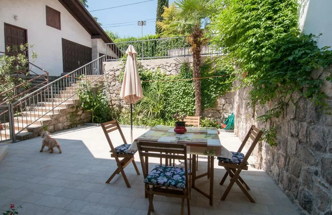 Studio Apartman Tasha-1