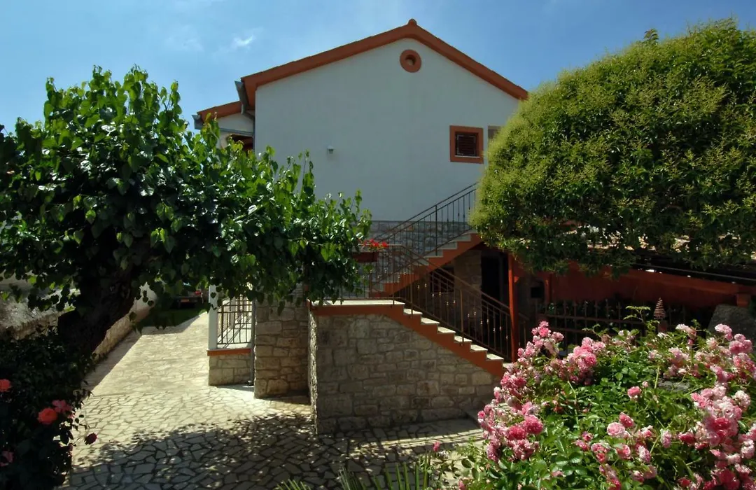 Funtana-Mia Rooms B&B-1