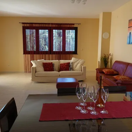Villa Flora-2