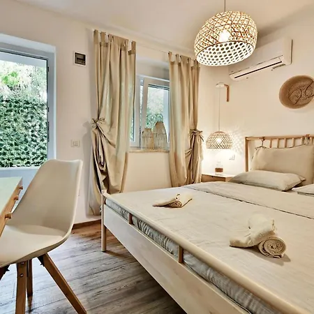 Pikarin Rooms B&B-2