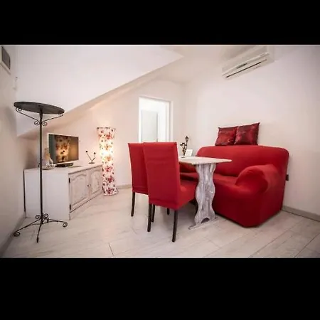 Studio Apartment Luna-2