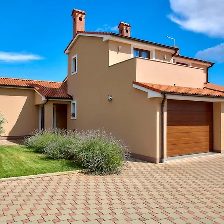 Villa Bartona For 8 Persons With Private Swimmingpool-3
