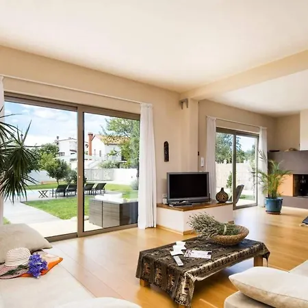 Sunny Summer House 4*-3
