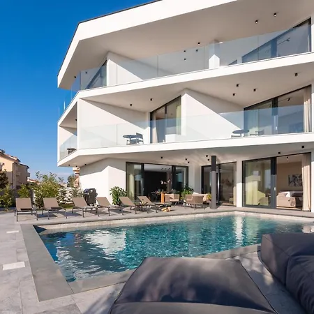 Luxury Villa Aruna-3