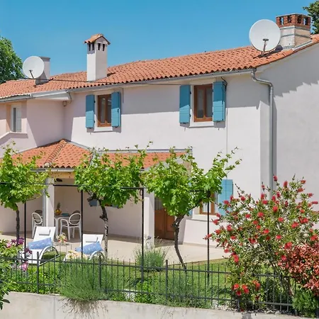 Casa Vita Holiday Home-3