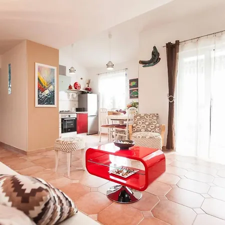 Apartman Lucija 2-3