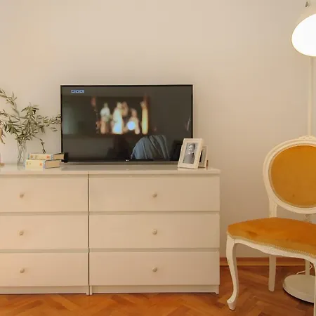 Julie City Centre Porec Apartment-2