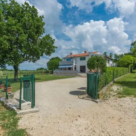 Apartments Kadum 25-3