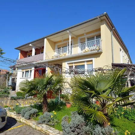 Aneli Rooms & Apartament-3